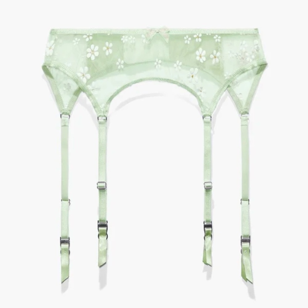 NWT PUFF DAISY GARTER BELT